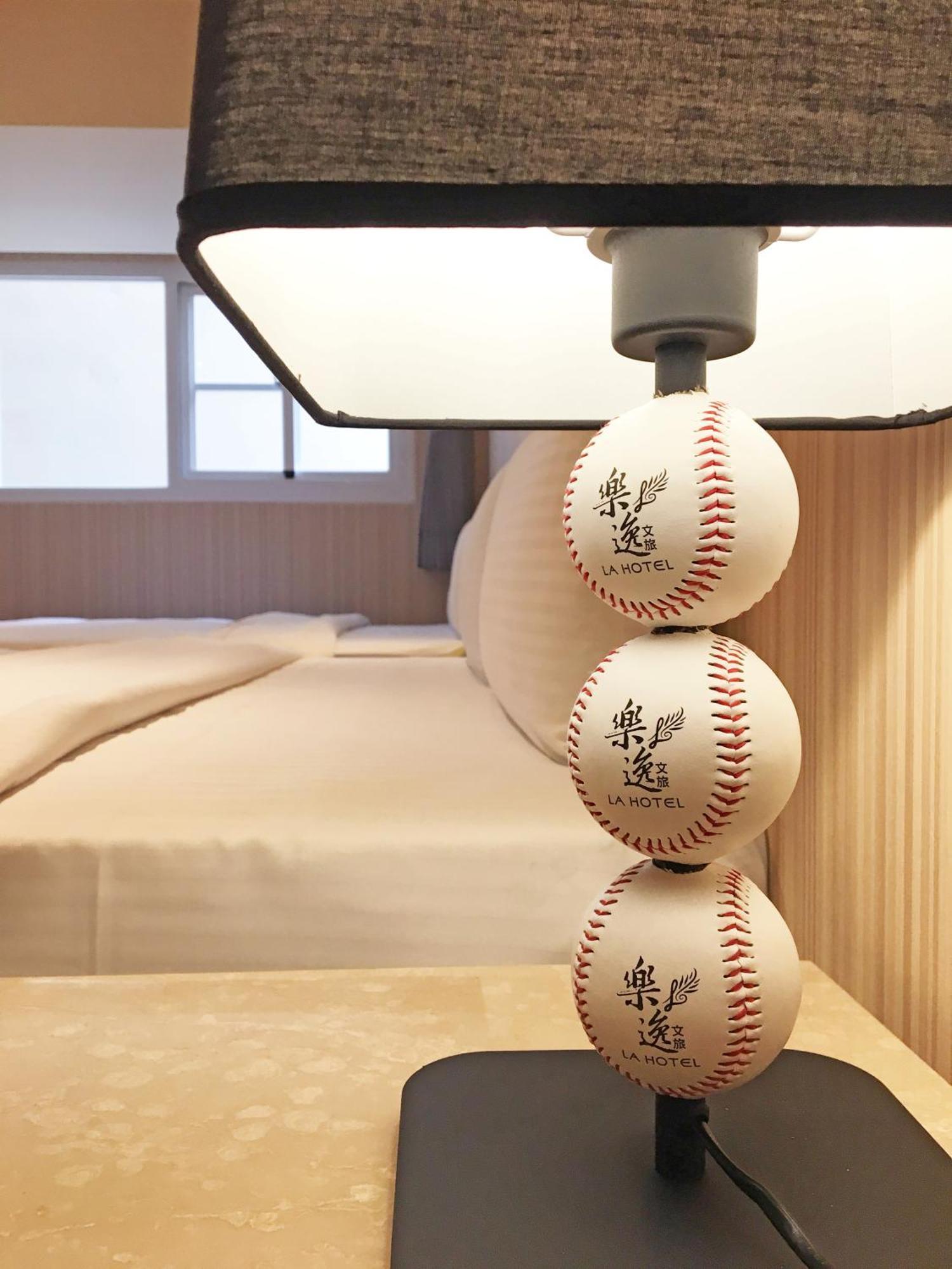 La Hotel-Baseball Theme Hall Kaohsiung Eksteriør billede